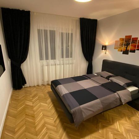 Center Loft Apartment Buzau Luaran gambar