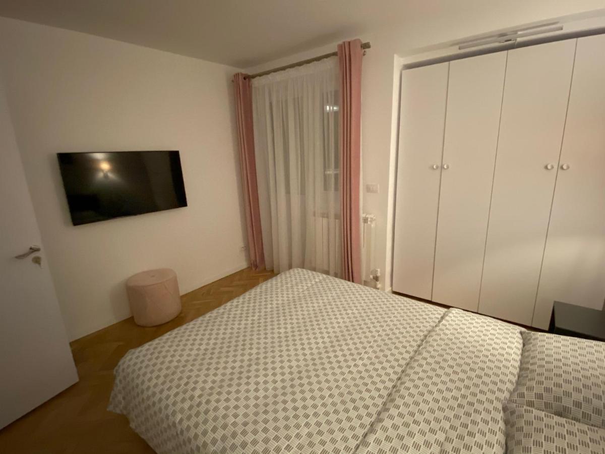 Center Loft Apartment Buzau Luaran gambar